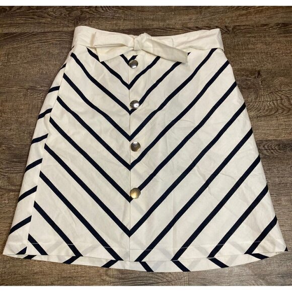 Venus Dresses & Skirts - Venus Women’s White Skirt A-Line Black Stripes Size US 2